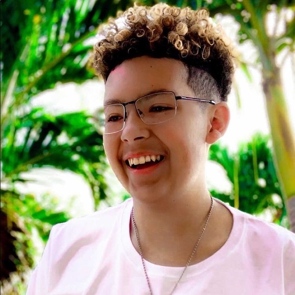 Meet your Posher, Casey - Picture 1 of 1